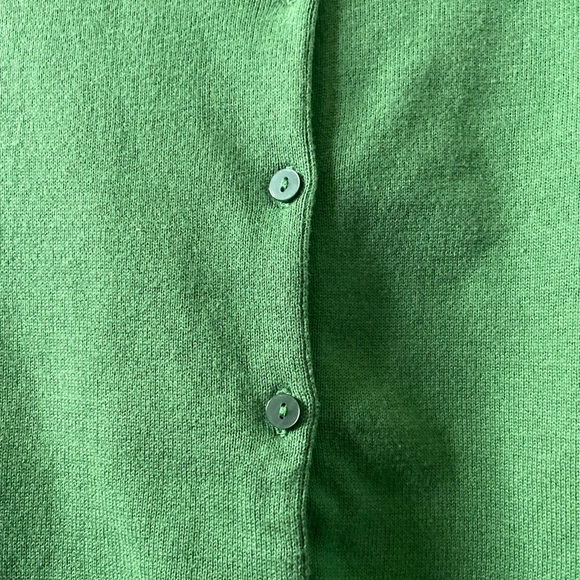 NWOT L.L.Bean classic women’s pea green button front cardigan. SZ M - Picture 2 of 9